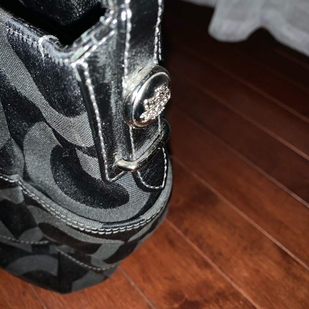 Coach purse - Picture 2 of 5